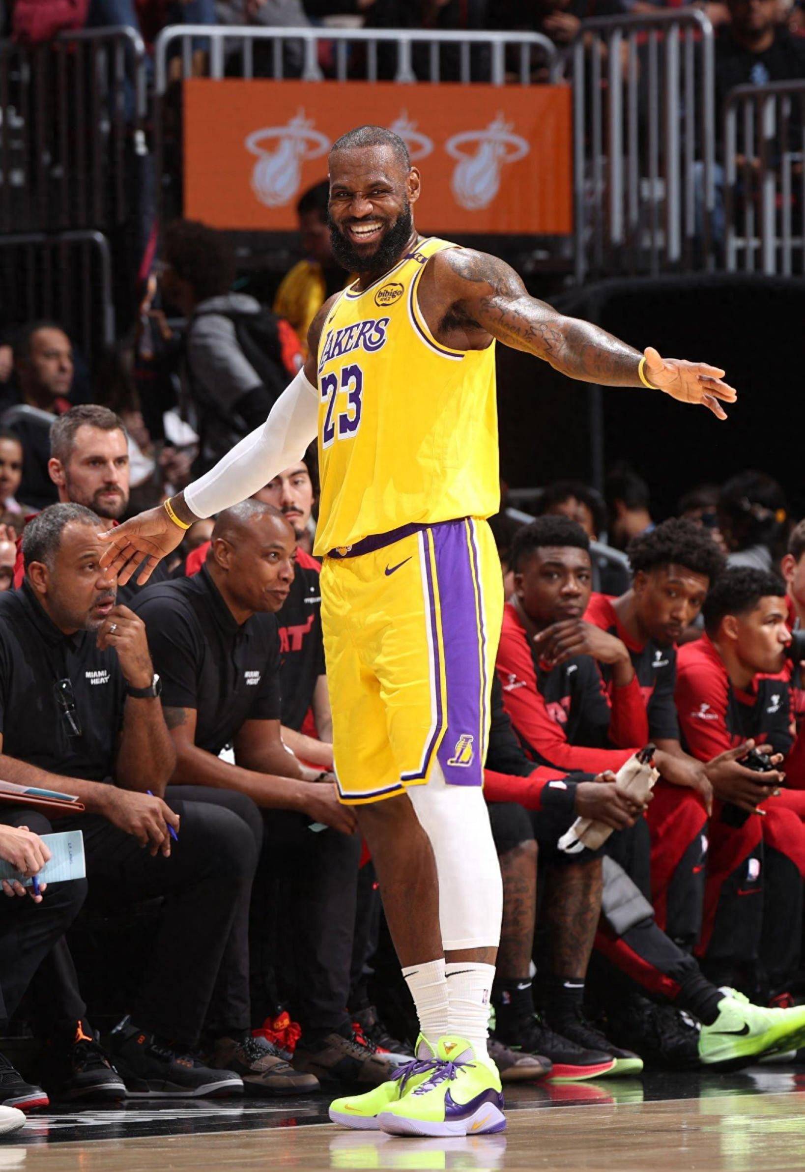 配合微型电 配合微型电